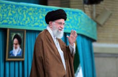 Líder supremo de Irán amenaza a Israel y EEUU con una "respuesta aplastante" tras ataque israelí