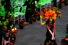 Miss Universo se llena de color con La Gala de las Catrinas