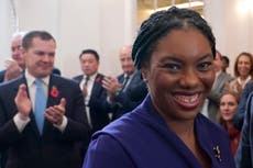 ¿Quién es Kemi Badenoch, la primera mujer negra en liderar el Partido Conservador británico?