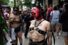 Primera marcha de orgullo gay de la era Milei reúne a miles en Buenos Aires