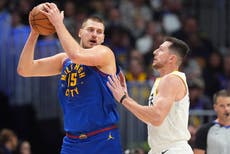 Jokic lidera a Nuggets con 27 puntos, en paliza de 129-103 sobre Jazz