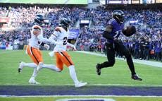 Jackson brilla lanzando, Henry anota un par de TDs y Ravens apalean 41-10 a Broncos