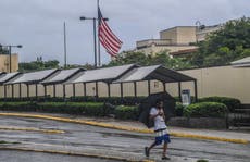 Rafael se fortalece a huracán categoría tres y Cuba evacúa a miles en zonas de riesgo