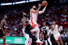 Green y VanVleet anotan 21 puntos por cabeza, y Rockets aplastan 127-100 a Spurs