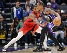 DeRozan anota 27 puntos y lleva a Kings hacia triunfo 122-107 sobre Raptors