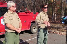 Equipos combaten dos incendios forestales en Nueva Jersey, en la peor sequía en casi 120 años