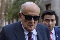 Giuliani comparece en corte de NY tras no entregar a tiempo activos incautados