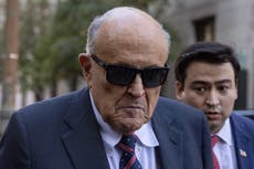 Giuliani comparece en corte de NY tras no entregar a tiempo activos incautados