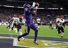 Jackson encabeza remontada de Ravens, que frenan conversión de 2 puntos y vencen 35-34 a Bengals