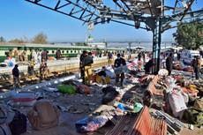 Al menos 26 muertos y 62 heridos por atentado suicida en estación de tren de Pakistán