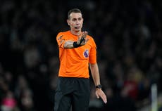 David Coote, árbitro de la Liga Premier, suspendido por presuntos comentarios anti Liverpool