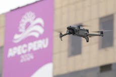 El sultán de Brunéi llega a Perú para reunirse con la presidenta peruana y participar en foro APEC