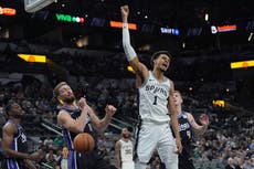 Con 35 puntos y 14 rebotes de Wembanyama y doble-doble de Paul Spurs vencen 116-96 a Kings