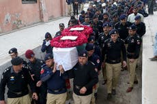 Arrestan a policía por atentado suicida en mezquita de Pakistán en 2023