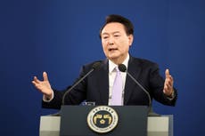 Presidente de Corea del Sur retoma el golf para estrechar lazos con Trump