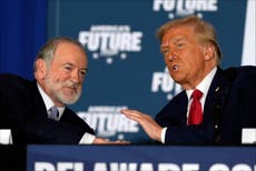 Trump elige al exgobernador de Arkansas, Mike Huckabee, como embajador en Israel