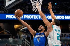 Wagner anota 32 puntos y Magic supera a Hornets por 114-89