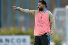 Con Messi a la cabeza y la vuelta del 'Dibu' Martínez, Argentina expone liderato en Paraguay