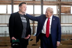 Elon Musk afirma que él y Trump tienen el "mandato para eliminar" regulaciones