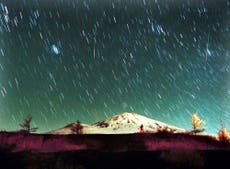 Lluvia de meteoritos Leónidas alcanza su punto máximo mientras la superluna mengua