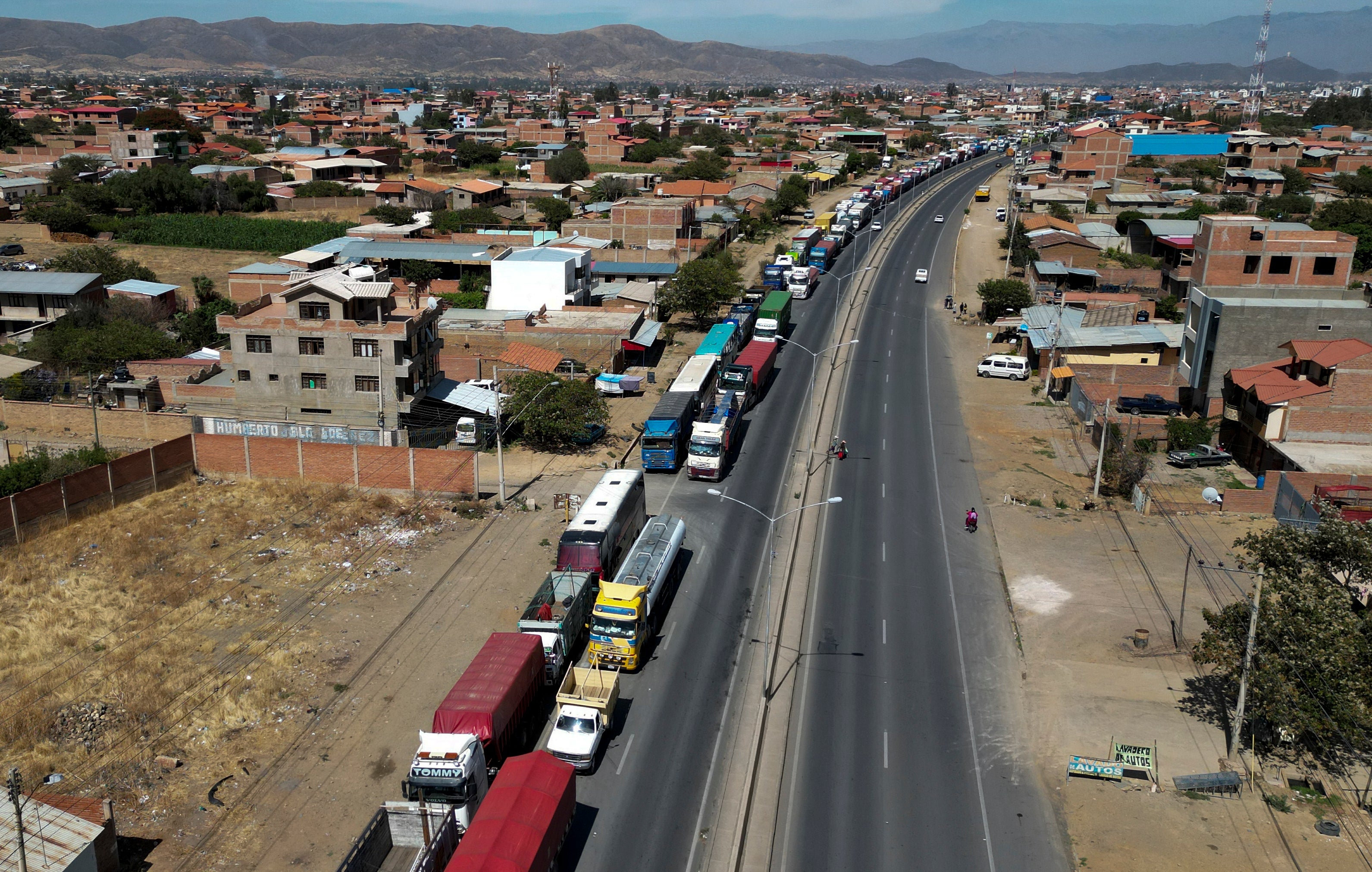 BOLIVIA-COMBUSTIBLE IMPORTACIÓN