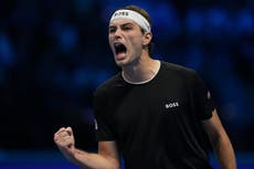 Fritz, subcampeón del US Open, alcanza otra gran final al vencer a Zverev en las Finales de la ATP