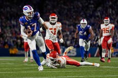 Josh Allen sella la victoria de Bills 30-21 sobre Chiefs y termina con su temporada perfecta