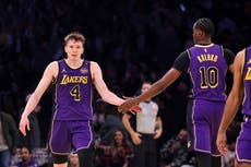 Knecht logra 37 puntos con récord de novato, de 9 triples, y Lakers vencen 124-118 a Jazz