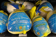 EEUU: Aumenta la competencia entre las tiendas para ofrecer alimentos por Acción de Gracias