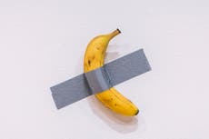 Plátano con cinta adhesiva se vende por 6,2 millones de dólares en subasta de arte