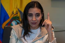 La vicepresidenta de Ecuador admite a AP que siempre aspiró a "llegar al poder". No podrá por ahora