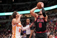 LaVine, Dosunmu y White guían a Bulls a victoria 136-122 sobre Hawks