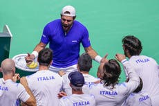 Berrettini vence a Kokkinakis e Italia está al borde de la final de la Copa Davis