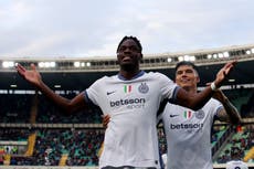 Inter golea 5-0 al Verona con doblete de Thuram y lidera provisionalmente la Serie A