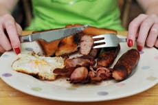 Nuevo estudio sugiere que la carne podría reducir muertes por cáncer, ¿es cierto?