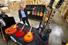CBP incauta más de 3.000 guitarras Gibson falsas en el puerto de Los Ángeles