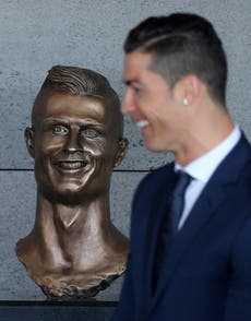 Estatuas de estrellas como Kane y Cristiano no siempre convencen