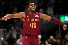 Cavaliers ganan 115-111 y cortan racha de victorias de los Celtics