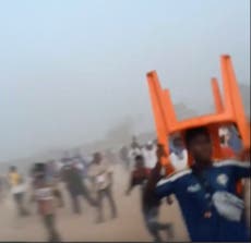 Reportan 56 muertos en una estampida tras choques en un partido de fútbol en Guinea