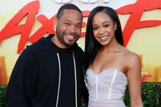 Fans reaccionan al anuncio de compromiso del hijo e hija de actores cómicos