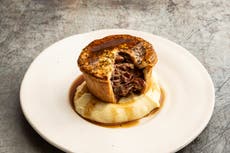 Cocinero al que le robaron una furgoneta llena de pasteles pide a ladrones que donen el botín