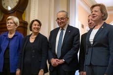 Demócratas reeligen a Chuck Schumer como líder del partido