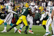 Defensa contra los acarreos de los Packers se prepara para enfrentar a los Lions.