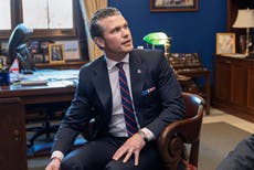 Trump considera a DeSantis para el Pentágono mientras Hegseth enfrenta presión por acusaciones