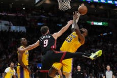 Heat establece récord de asistencias y Herro anota 31 en triunfo 134-93 ante Lakers