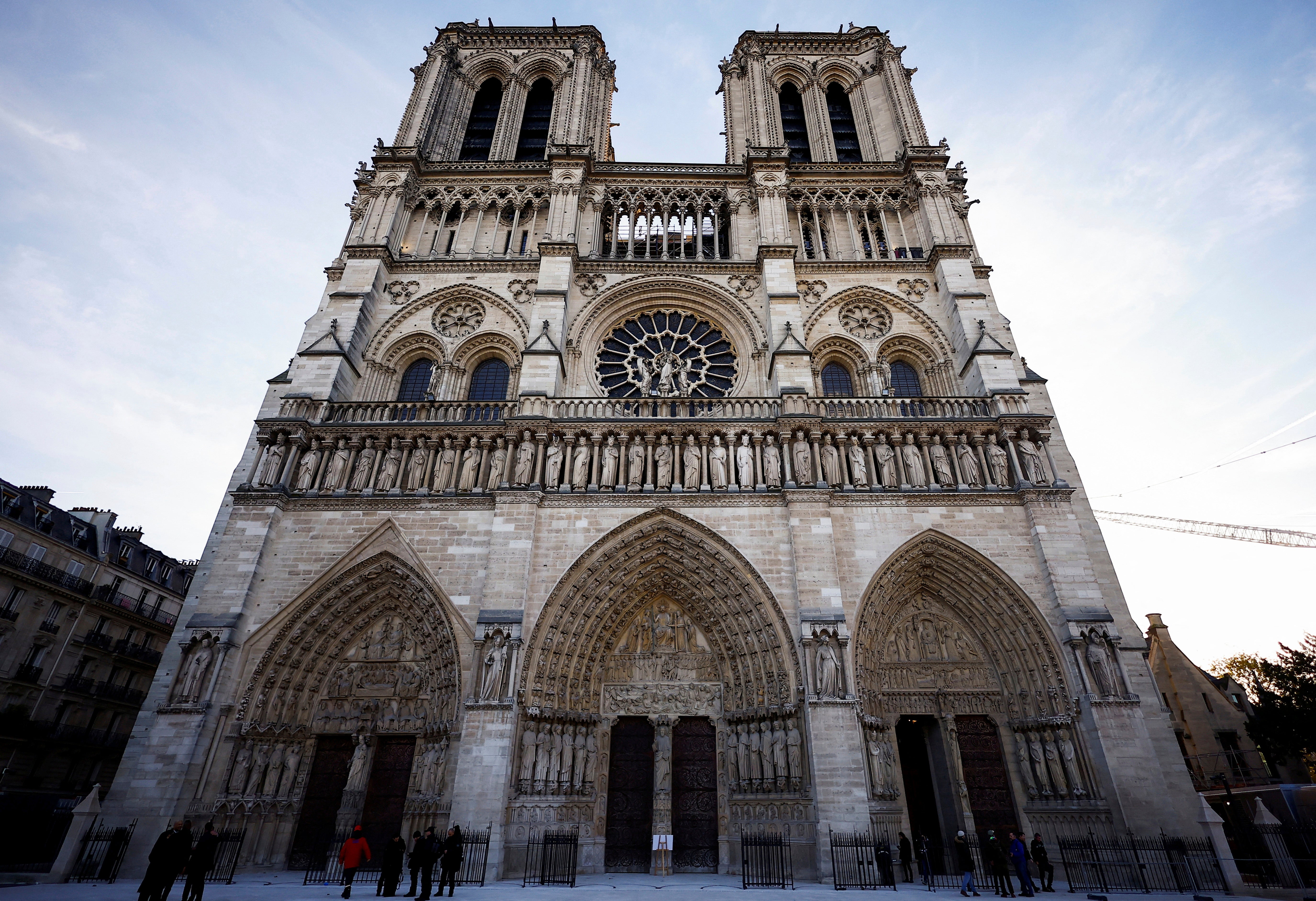 EUR-GEN FRANCIA-NOTRE DAME REAPERTURA