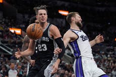 Zach Collins, de los Spurs, es multado con 35.000 dólares por gesto obsceno tras expulsión