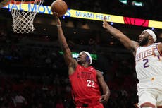 Adebayo anota 25, Butler suma 24 y Heat resiste 121-111 ante Suns