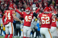 Los Chiefs ganan su 9no título consecutivo del Oeste de la AFC al vencer 19-17 a los Chargers