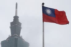 Taiwán dice que China envió buques militares a aguas cercanas antes de maniobras